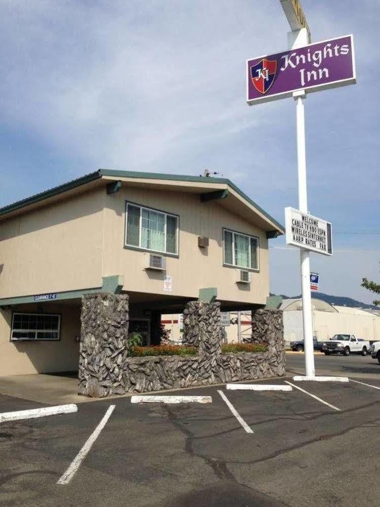 Knights Inn Motel Grants Pass Dış mekan fotoğraf